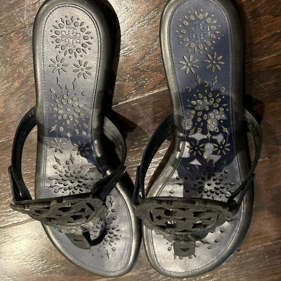 Tory Burch Miller Scallop Medallion Sandals Shoes PERFECT BLACK NAVY - Picture 7 of 8